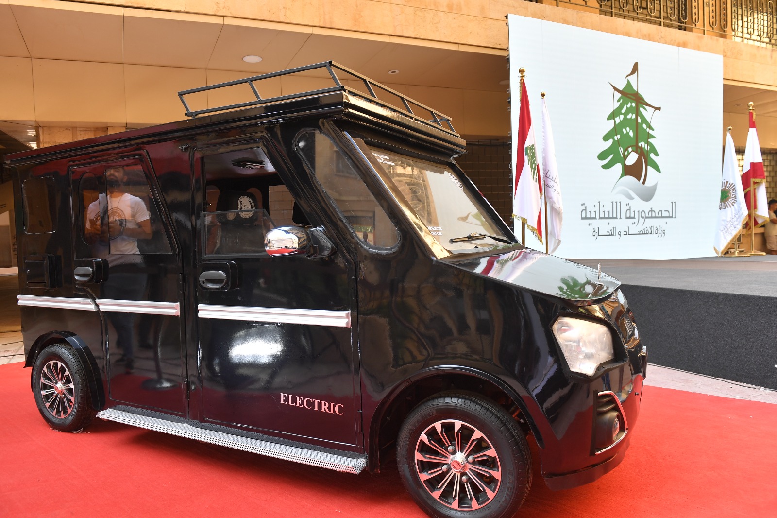 إطلاق "ليرة" أوّل سيارة كهربائية صنعت في لبنان