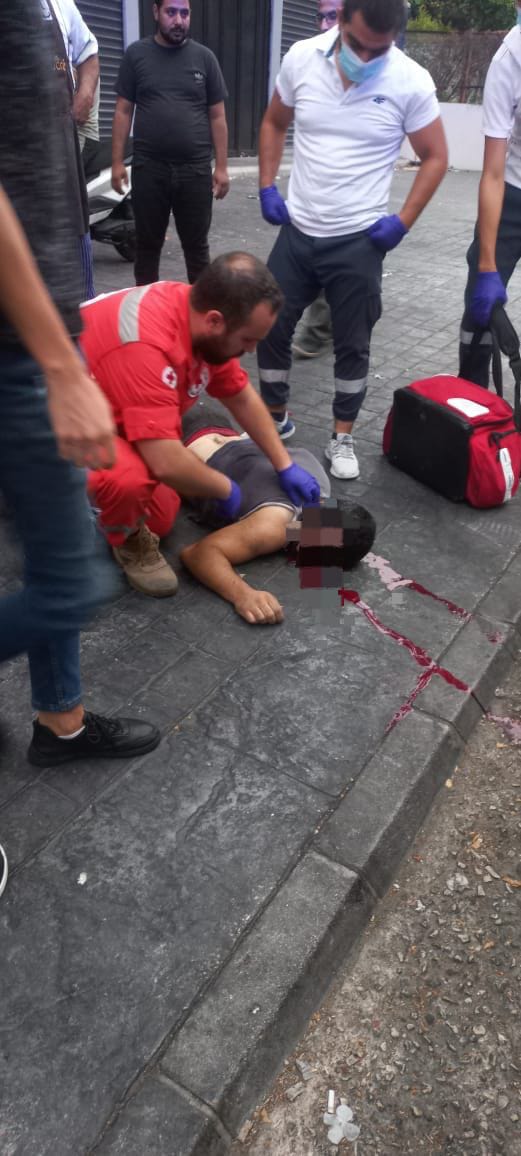 وفاة شاب في صيدا بعد سقوطه من سطح أحد المباني أثناء تنظيفه ألواح الطاقة الشمسية