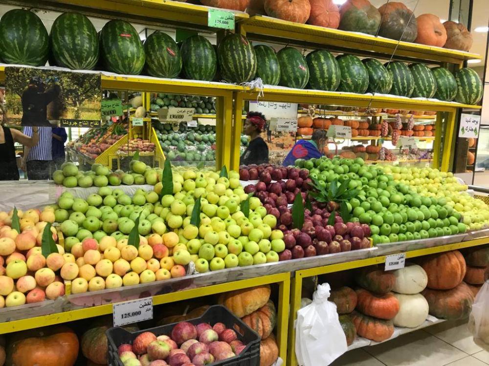 أسعار نار وارتفاع مجنون .. عروضات الخضار والفاكهة تحايُل على السوق واجتذاب للزبائن