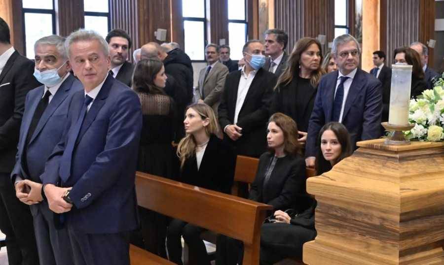 حضور رياض سلامة في دفن شقيقه