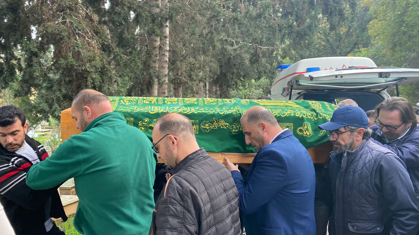 بالصور : تشييع الحاج " سعد الدين أحمد القبرصلي" إلى مثواه الأخير