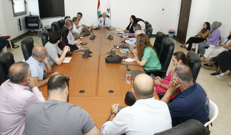 الأبيض التقى خلية الازمة في صيدا وجمعيات معنية بتقديم الخدمات للنازحين: لتنسيق المهمات مع الوزارة لحسن استخدام الموارد