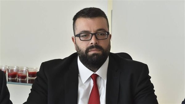 أحمد الحريري ينعى "العم" أبو محمود: عميد العائلة ورفيق درب الحريرية وذاكرتها