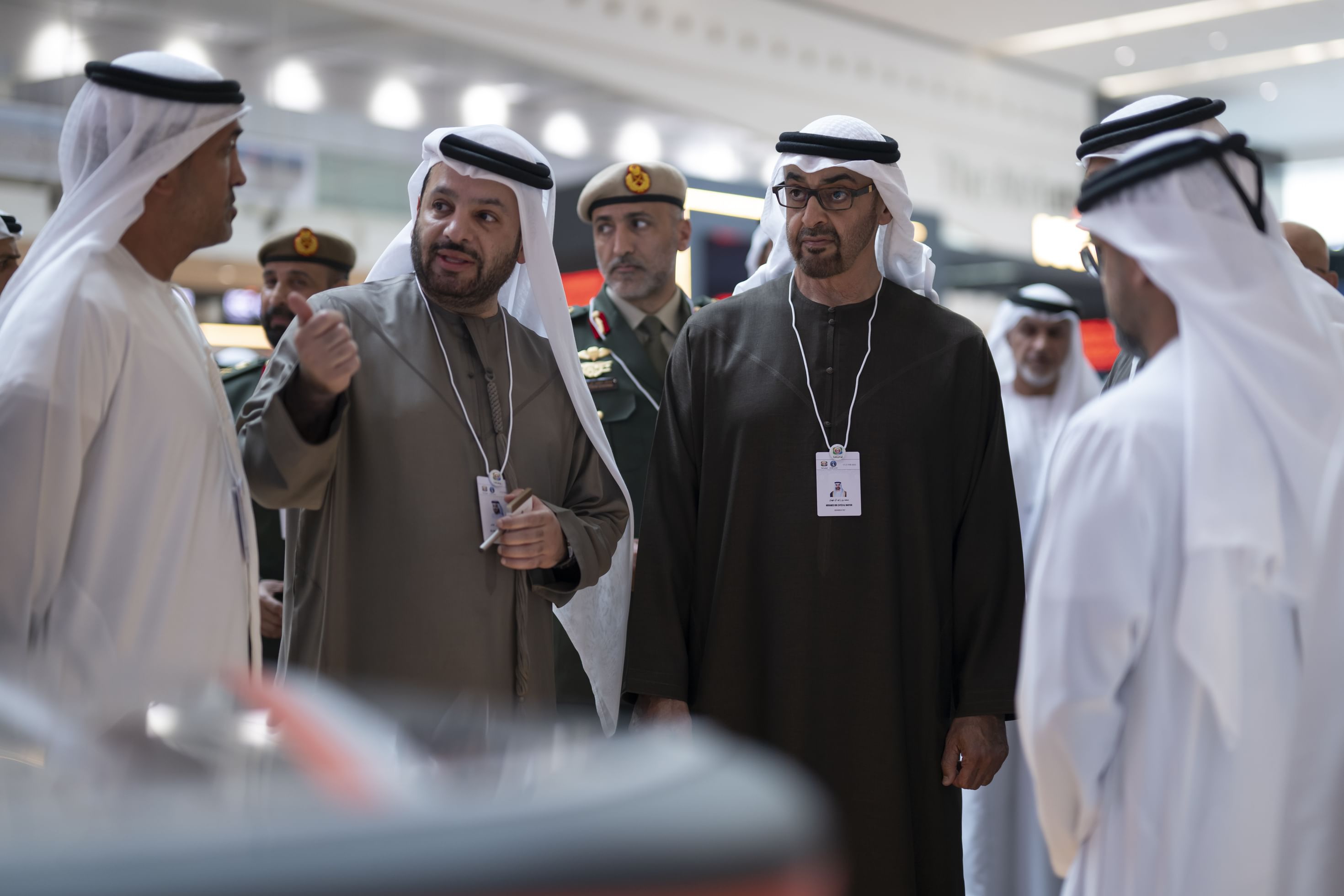 بالفيديو والصور : محمد بن راشد يزور معرض الدفاع الدولي "آيدكس 2025".. ويشيد بالصناعات الدفاعية الإماراتية