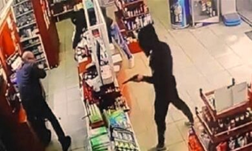 سطو مسلّح على 3 صيدليات&hellip; سلوم: لضبط السلاح المتفلّت