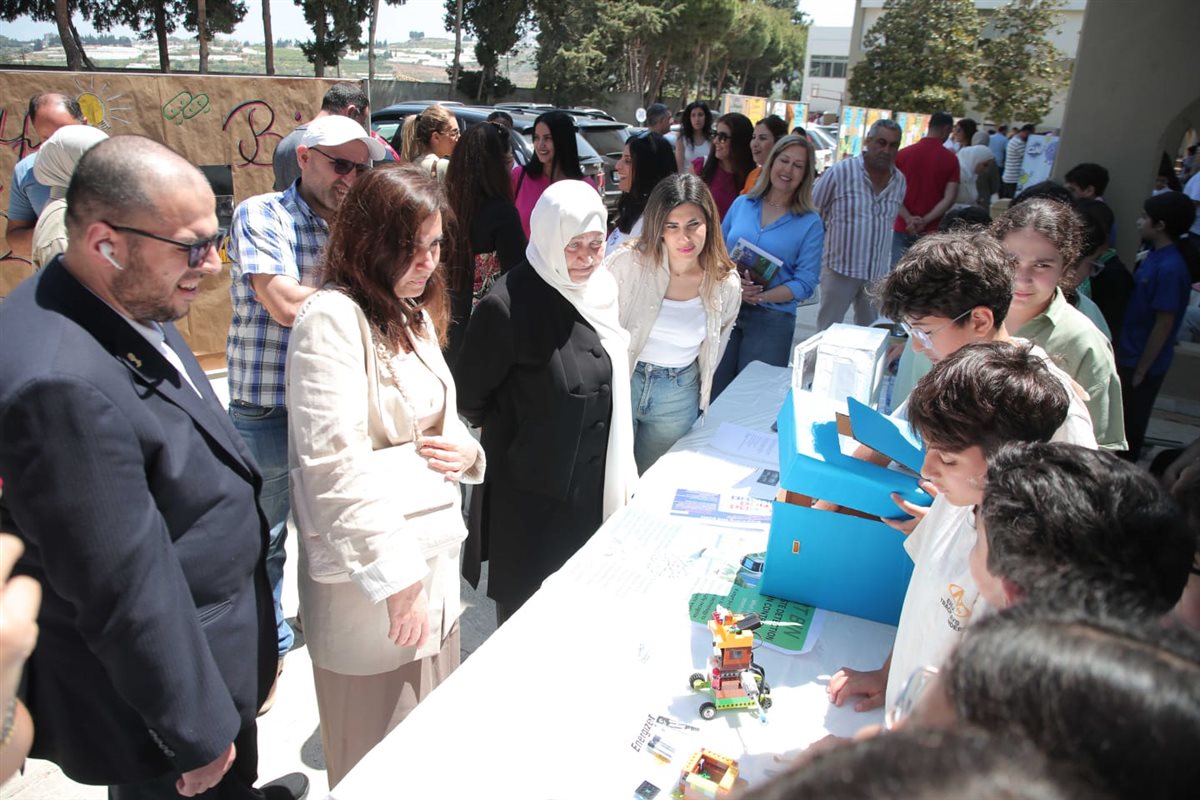 معرض التكنولوجيا 'TECH EXPO' في ثانوية رفيق الحريري: الشباب يبتكرون المستقبل