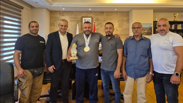 رئيس بلدية صيدا مصطفى حجازي إستقبل البطل في رفع الأثقال خضر السن وهنأه على إحراز المركز الأول في بطولة غرب آسيا IPF