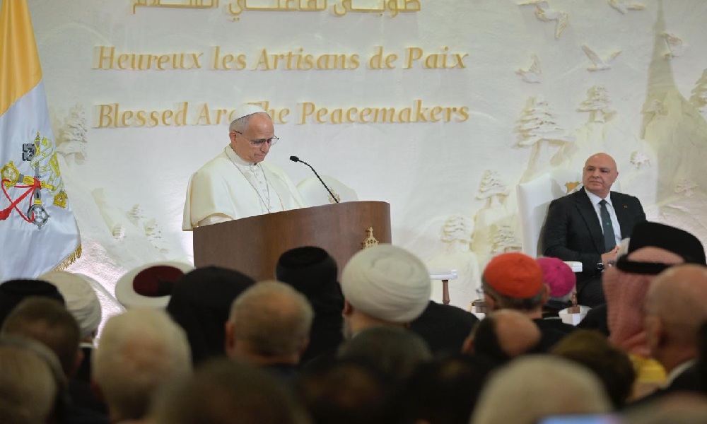 أسئلة وسجالات بعد تغيّب رؤساء أحزاب عن استقبال البابا