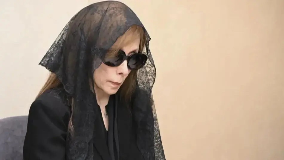 فيروز تتقبل التعازي بنجلها في المحيدثة - بكفيا