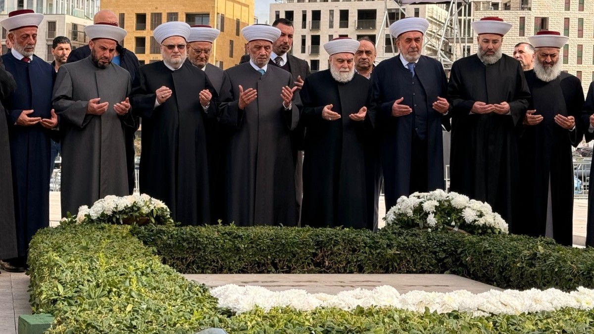 بالفيديو:مفتي الجمهورية اللبنانية الشيخ عبد اللطيف دريان يزور ضريح الشهيد رفيق الحريري نقلا عن  Spot Shot
