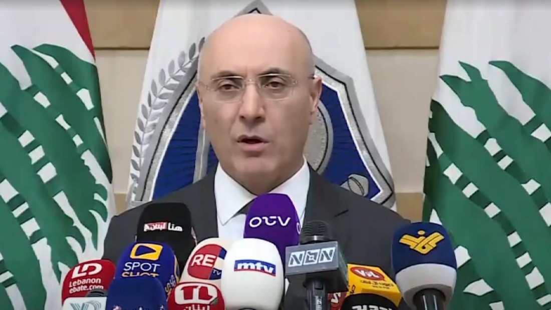 الحجار بعد اجتماع مجلس الأمن المركزي : واجباتنا مواكبة النزوح والتشديد على الإجراءات الأمنية ونعمل على فتح مراكز إيواء إضافية في بيروت