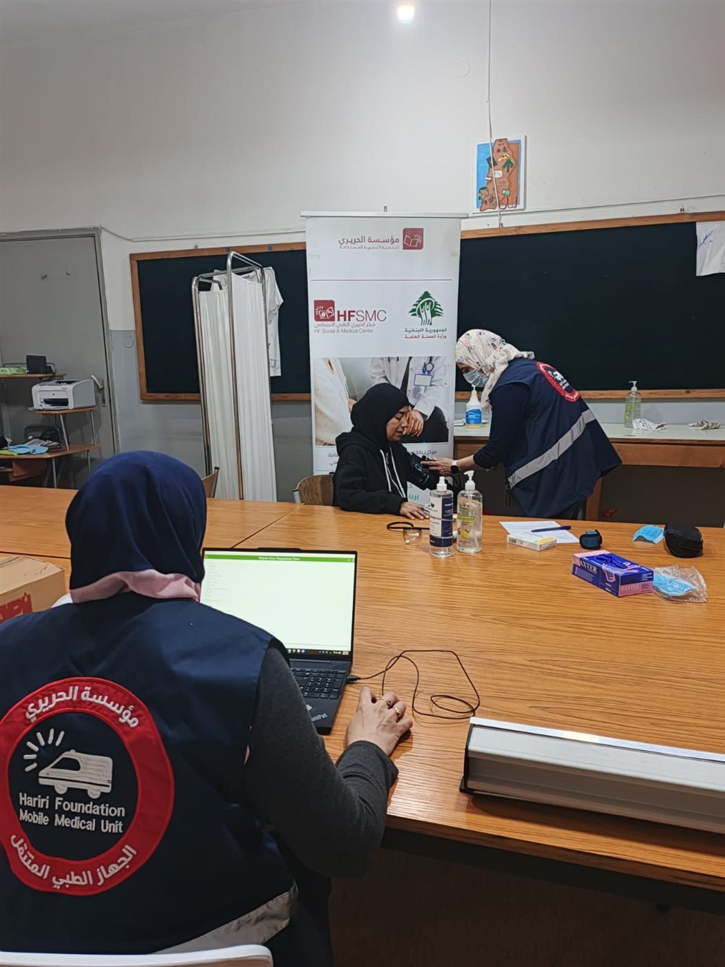 تقديمات 'مركز الحريري الطبي' للنازحين في صيدا خلال شهر ونصف: معاينة 1220 مريضاً واسعاف 240 ونقل 186 واعطاء 2081 دواءً