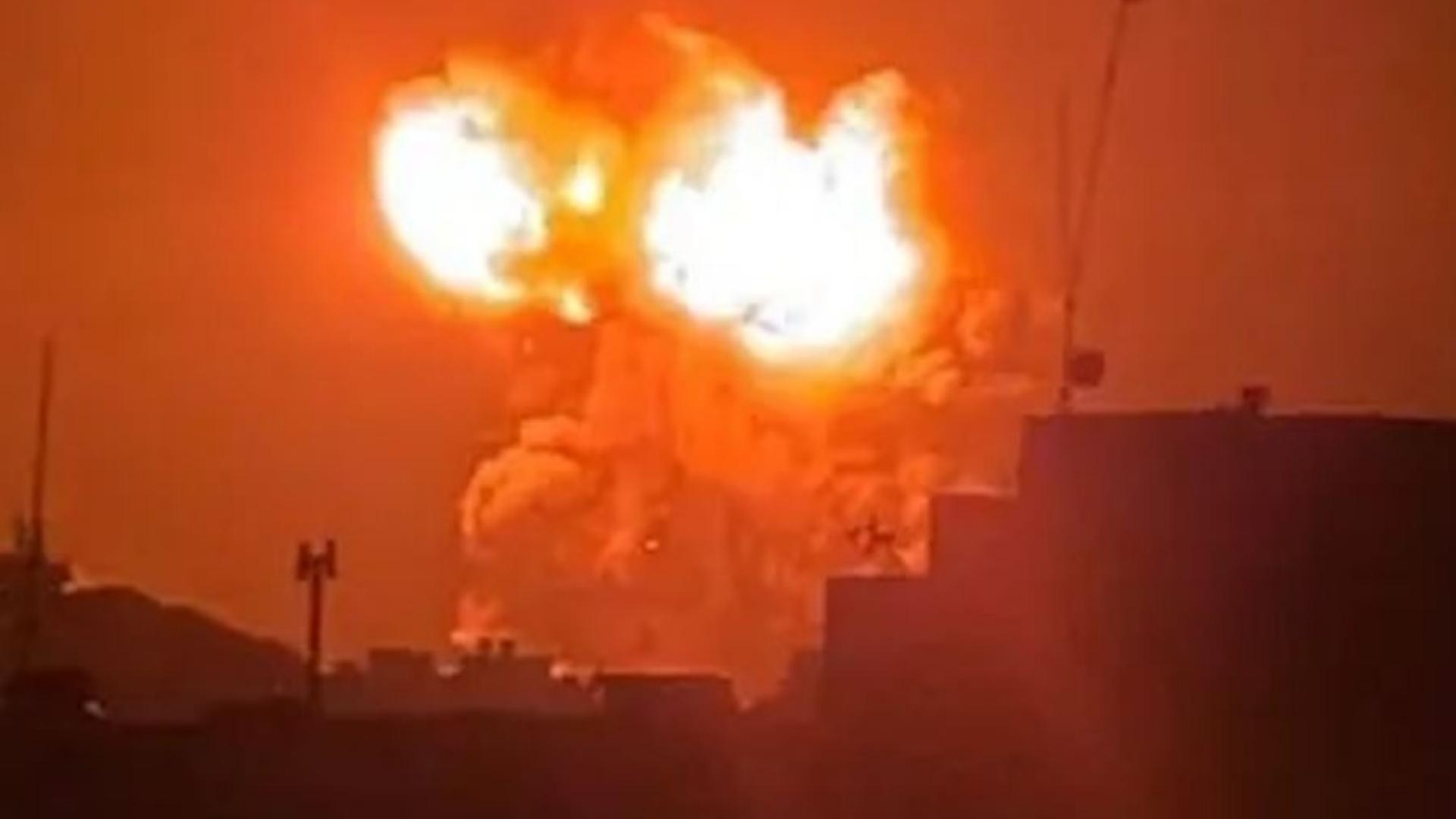غارات على علي الطاهر ليلا حتى الفجر وقصف مدفعي لدوحة كفررمان وتلة الدبشة